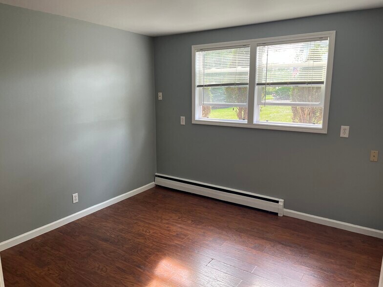 Building Photo - 22 Barone Cir