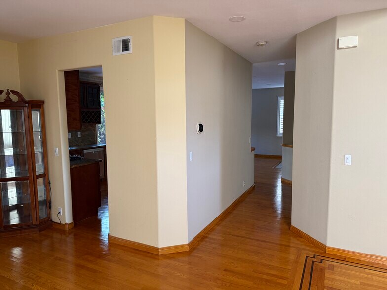 Building Photo - 15680 Atlantus Ave