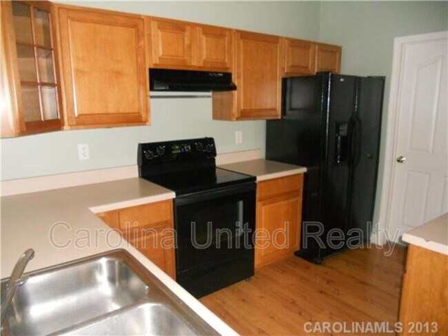 Building Photo - 10675 Hill Point Ct