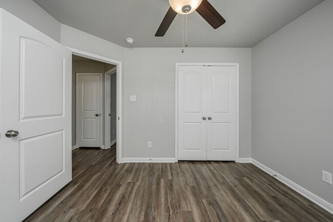 Building Photo - Your perfect escape from the hustle and bustle!