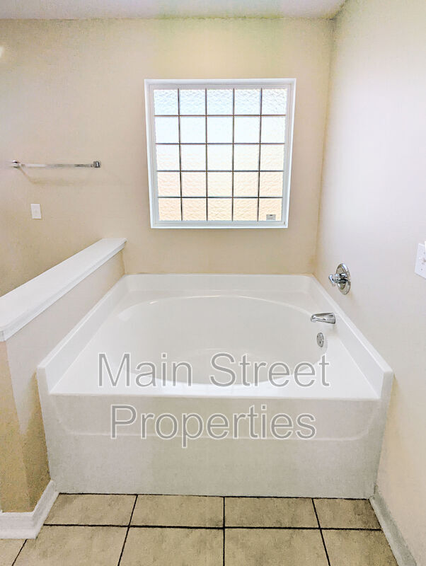 Building Photo - 5963 Ashton Woods Cir