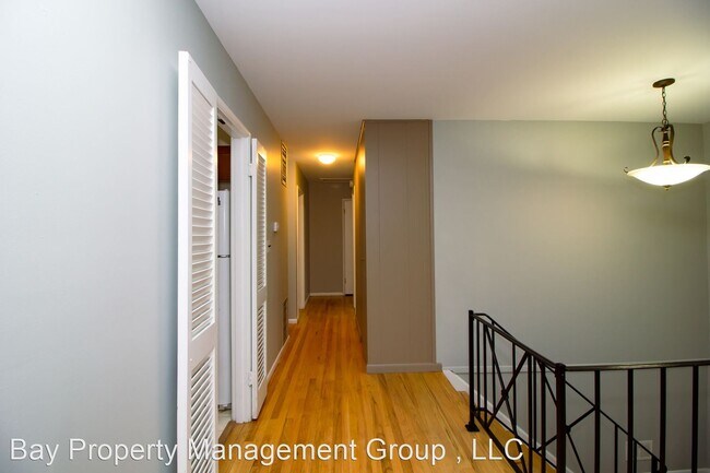 Building Photo - 3 br, 1.5 bath House - 609 Lacewood Drive