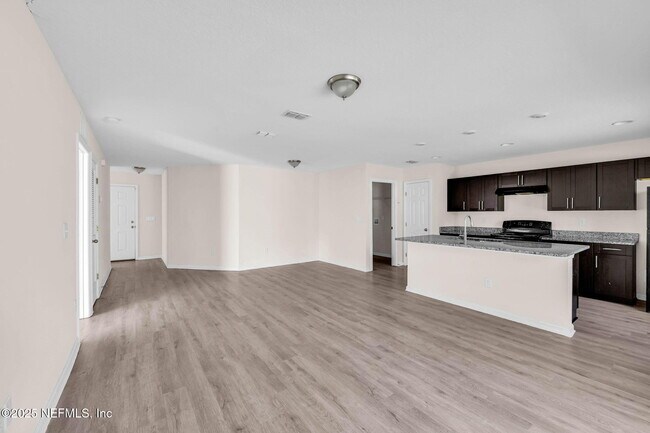 Building Photo - 2603 Lowell Ave