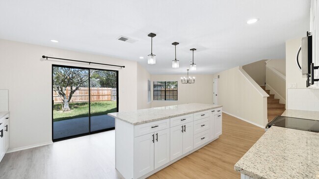 Building Photo - 1073 Stone Hollow