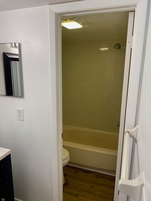 Building Photo - 420 Breakwater Dr