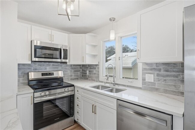 Building Photo - 23 Benefit St