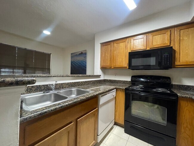 Building Photo - 2300 Old Spanish Trl