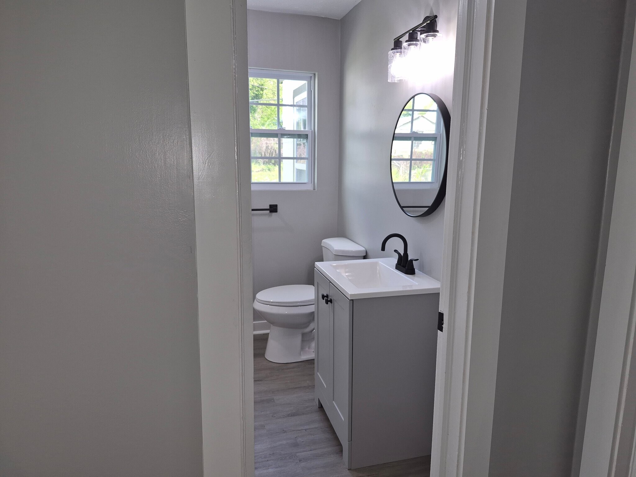 Building Photo - 4858 Sheridan Dr