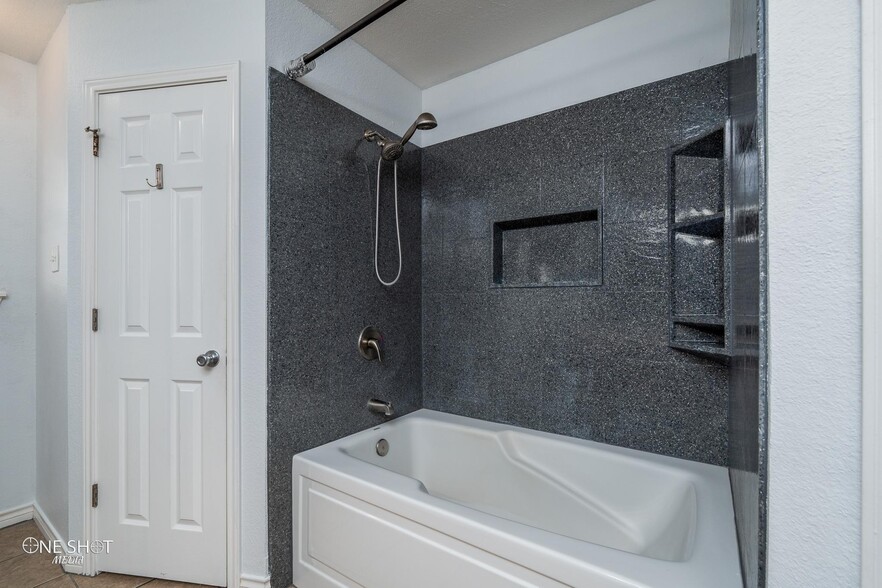 Building Photo - 1410 Tulane Dr