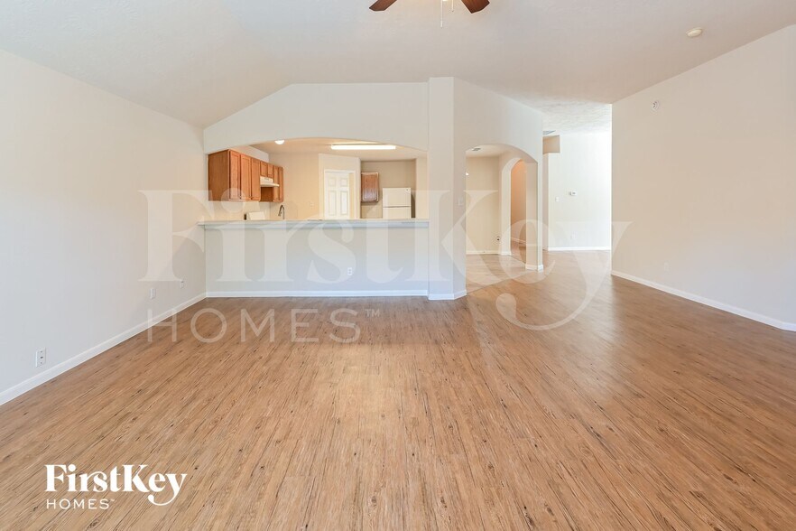 Building Photo - 2506 Fox Water Dr