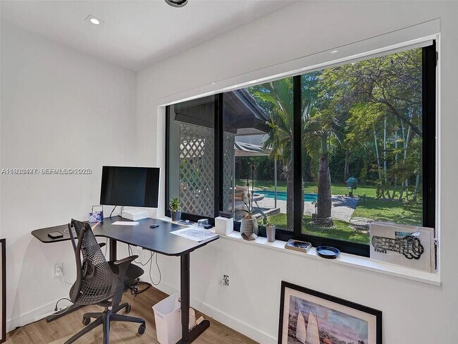 Building Photo - 5705 SW 60th Ave