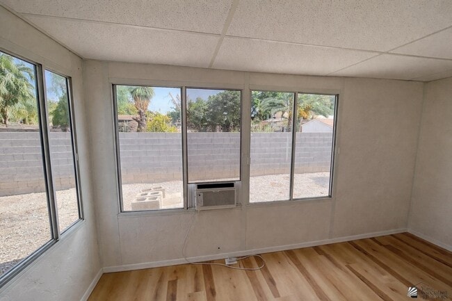 Building Photo - 244 S 15th Ave