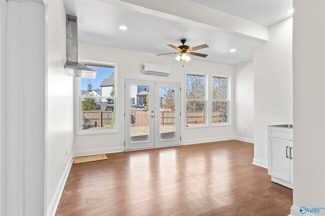 Building Photo - 166 Kenton Ln