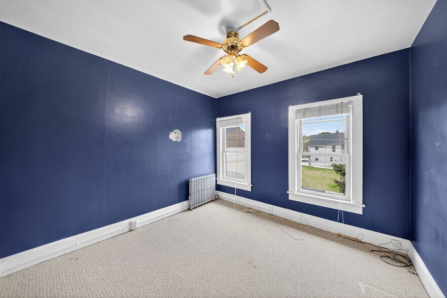 Building Photo - 2035 Delaware St