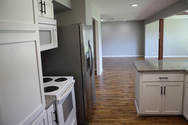 Building Photo - 10031 Haddington Dr