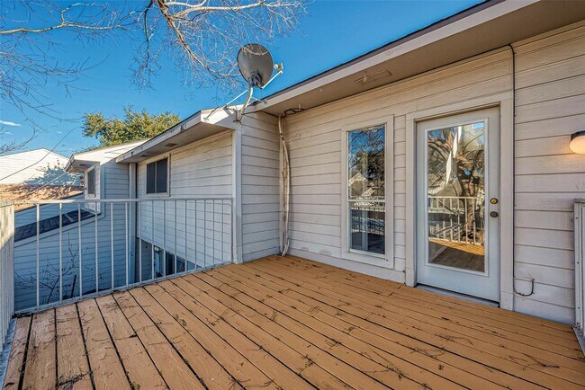Building Photo - 9393 Westwood Village Dr