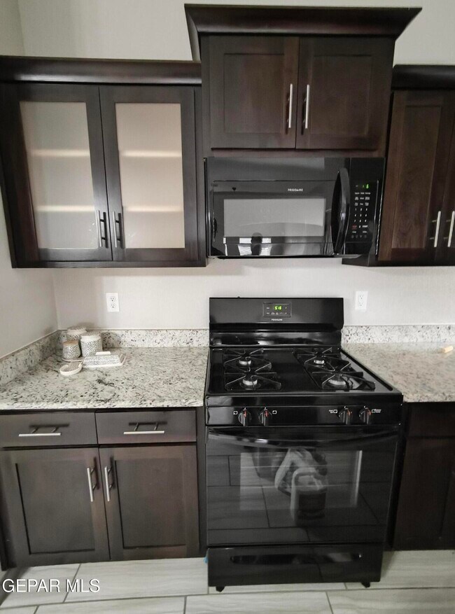 Building Photo - 4552 Josefina Santillana St