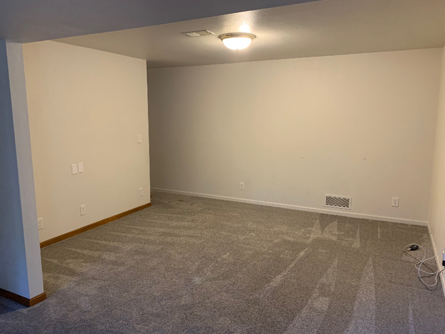 Building Photo - 2319 Plains Ct