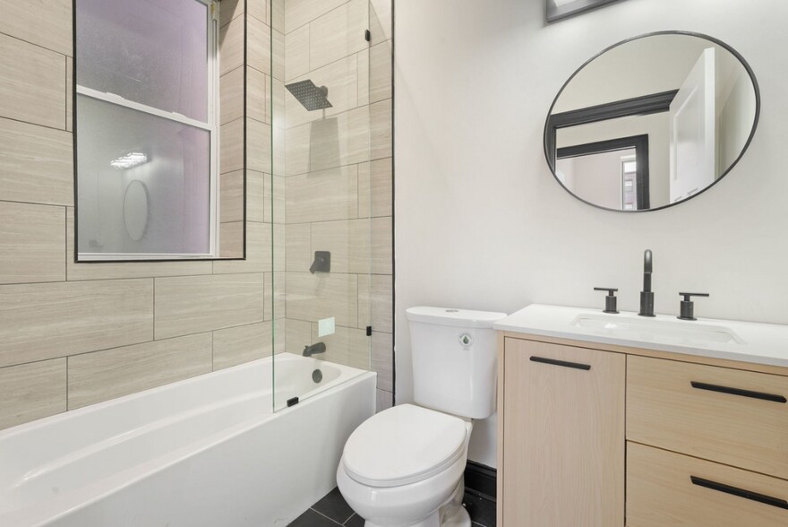 Building Photo - 3824 W Arthington St