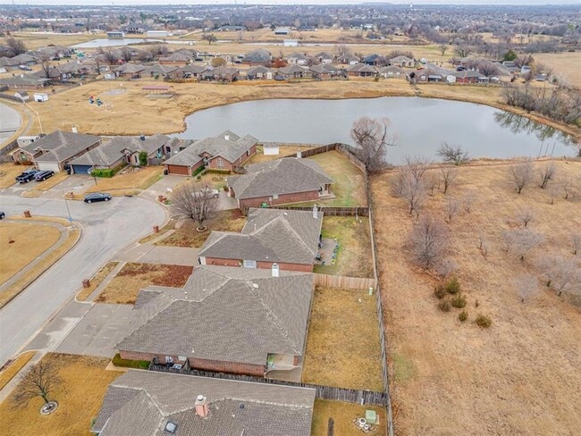 Building Photo - 2608 Southern Hills Dr