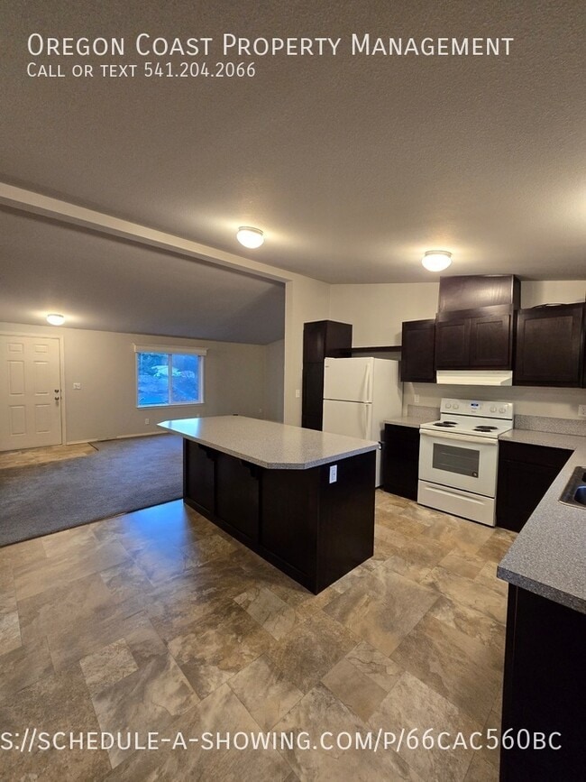 Building Photo - 15 N Hillside Dr