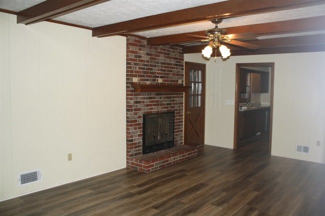 Building Photo - 7848 Nashville Rd