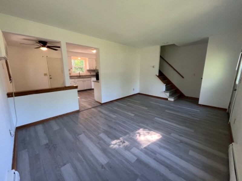 Building Photo - 430 Ironton St NE