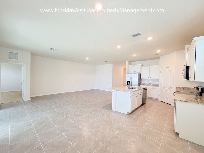 Building Photo - COOL COASTAL 4 BED/2 BATH HOME! PALISADES LAKEWOOD RANCH! COMMUNITY POOL/FITNESS ROOM!