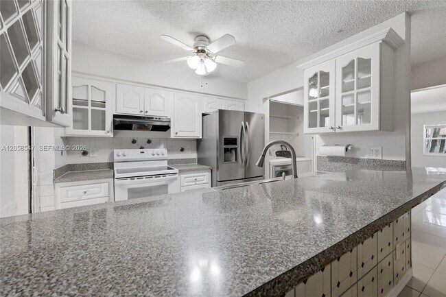 Building Photo - 6929 SW 38th St