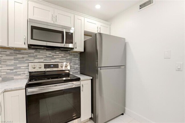 Building Photo - 1450 Green Valley Cir
