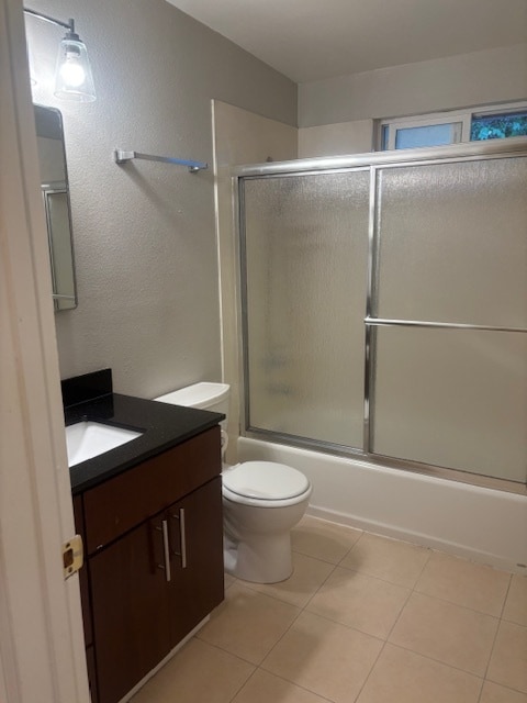 Bathroom with tub - 3751 Mosswood Dr