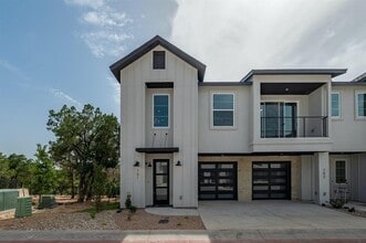 Building Photo - 12001 Vista Parke Dr