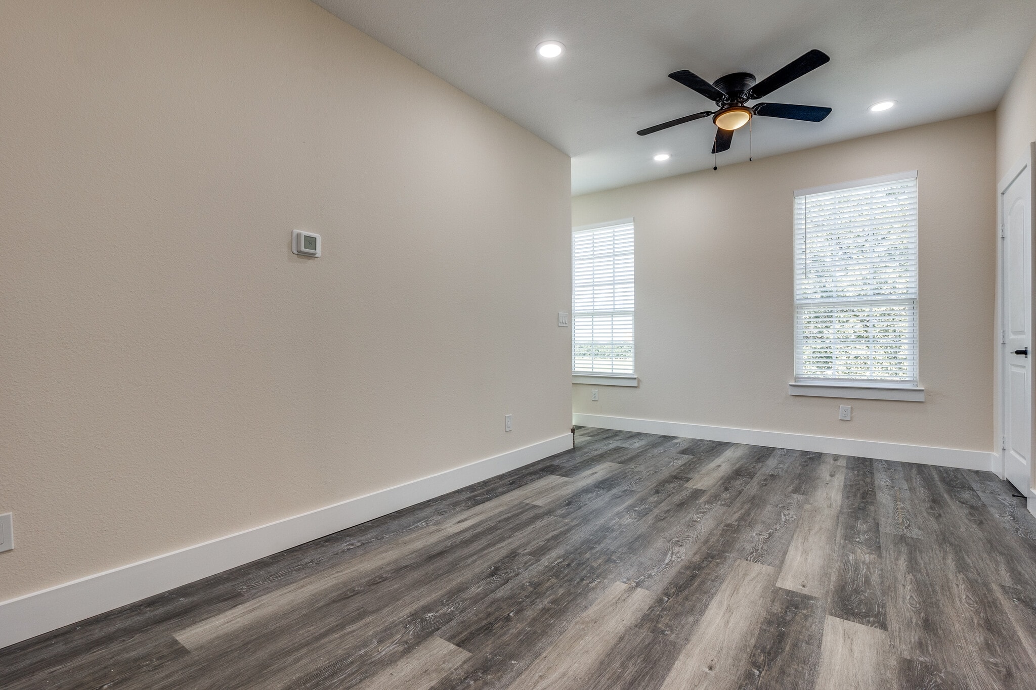 Building Photo - 511 N Davis Dr