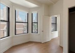 Building Photo - 106 W Chicago Ave