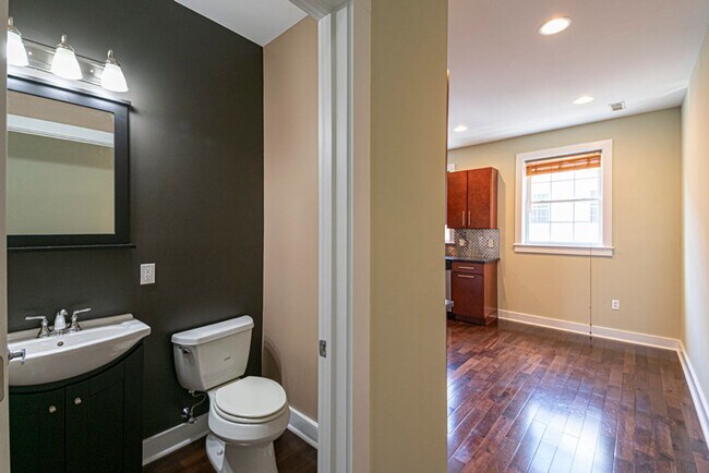 Building Photo - 2620 Webster St