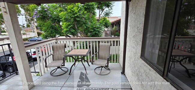 Building Photo - Beatiful Home in the Gated Sea Spray Community!