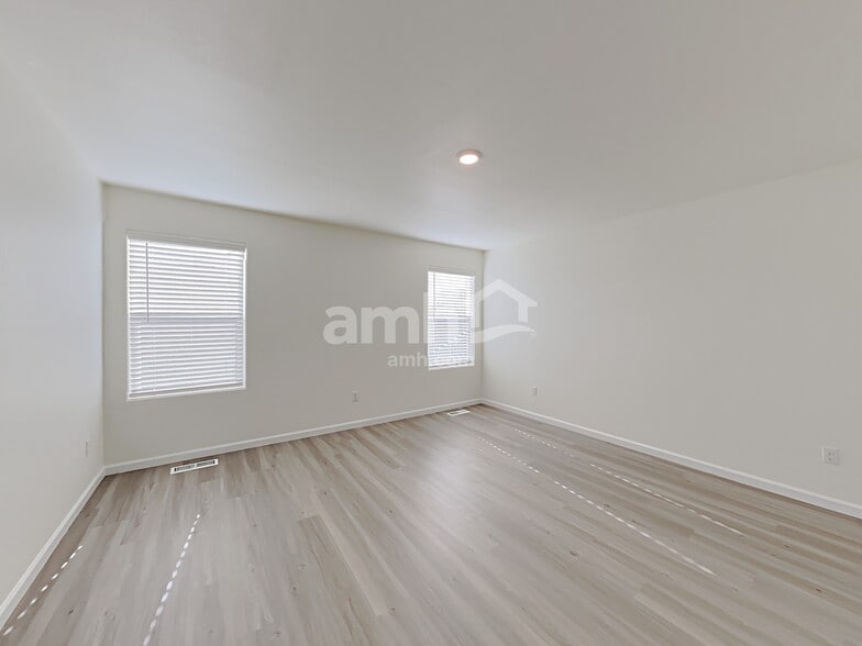 Building Photo - 1215 W 17th Ave