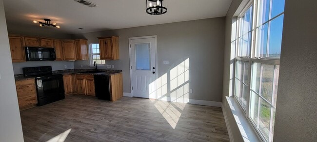 Building Photo - Spacious Two Bedroom home - Country Settin...
