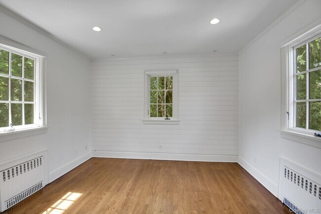 Building Photo - 46 Fenimore Rd