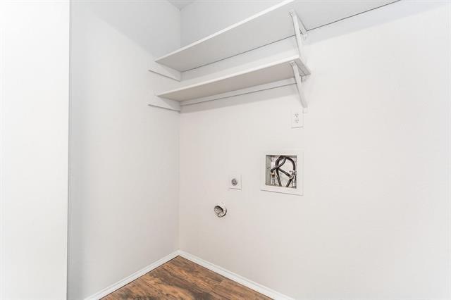 Building Photo - 221 Hardwood Trail