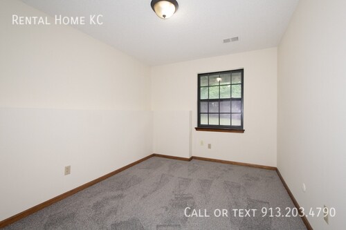 Building Photo - 4813 Woodward-
