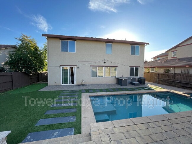 Building Photo - 5508 Copper Sunset Way