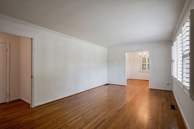 Building Photo - 4012 N Cahaba Dr
