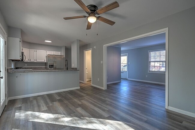 Building Photo - 254 Wildwood Dr