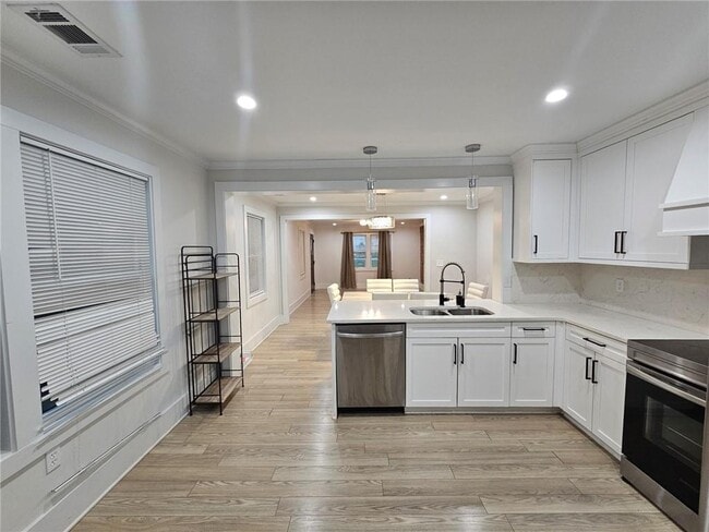 Building Photo - 1129 Graymont Dr SW