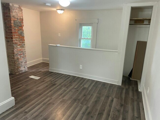 Building Photo - 180 Hayden Ave