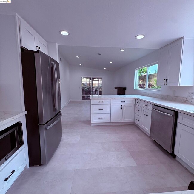 Building Photo - 1101 Hourglass Pl