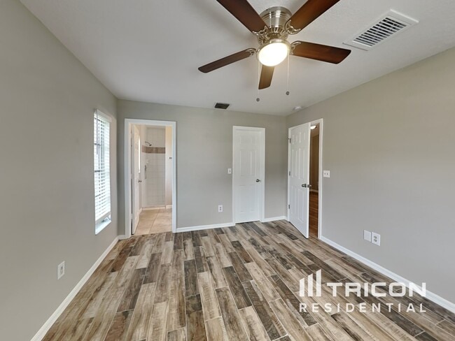 Building Photo - 20336 Peachland Blvd