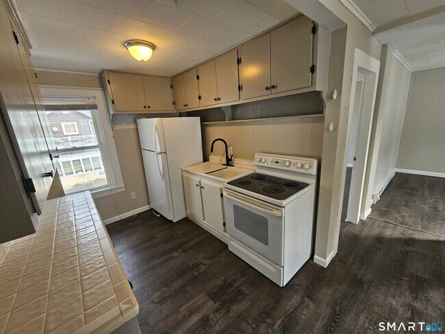 Building Photo - 134 Bristol St