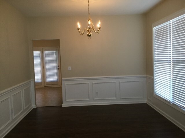 Building Photo - 6216 Roseway Ct